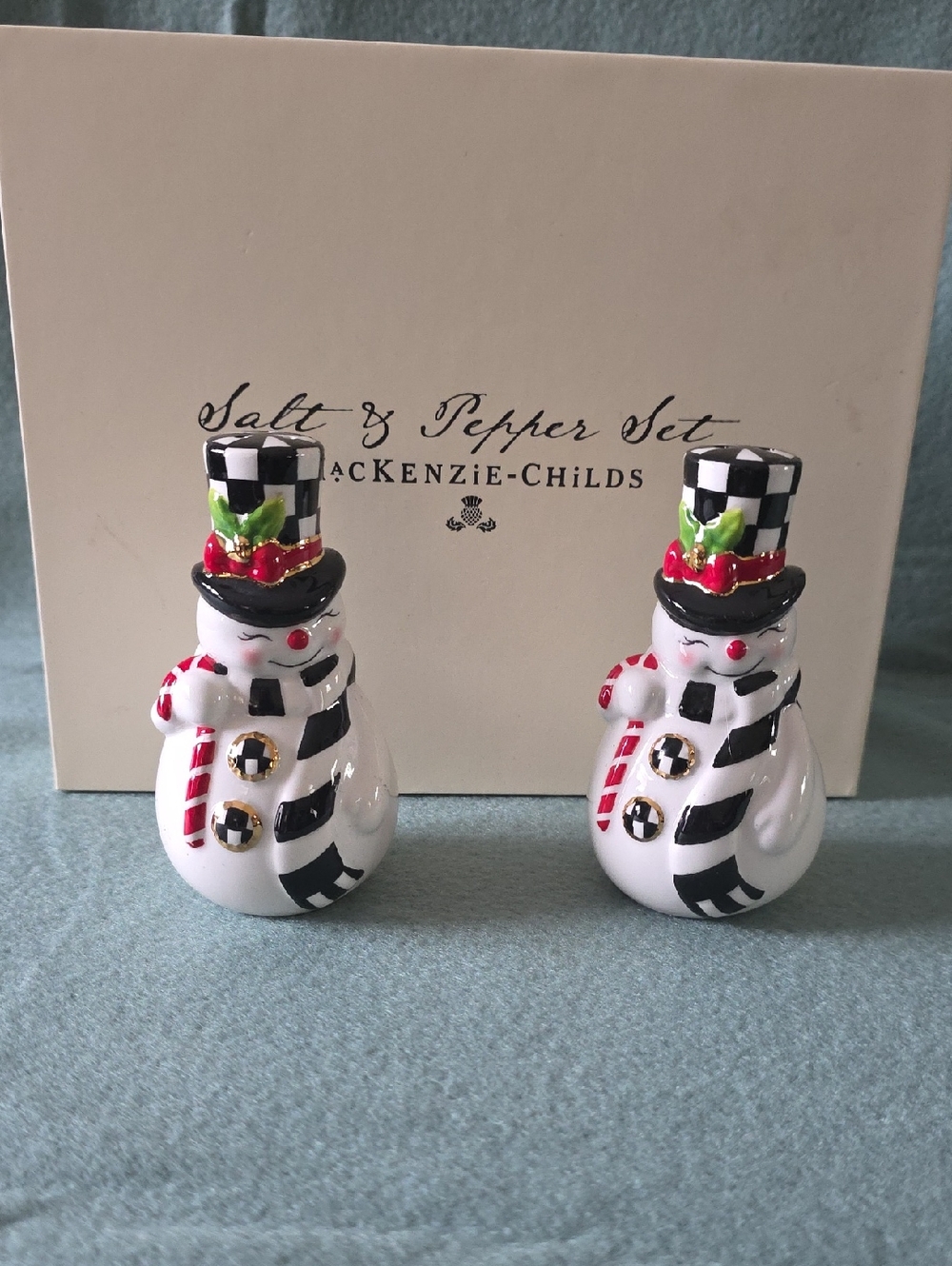 Nostalgia Snowman Salt and Pepper Set

 from MacKenzie-Childs